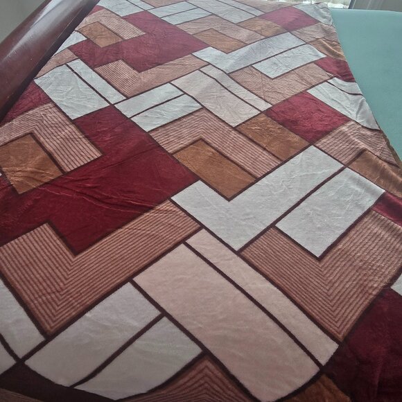 Soft Plush Blanket King Size - Picture 4 of 5